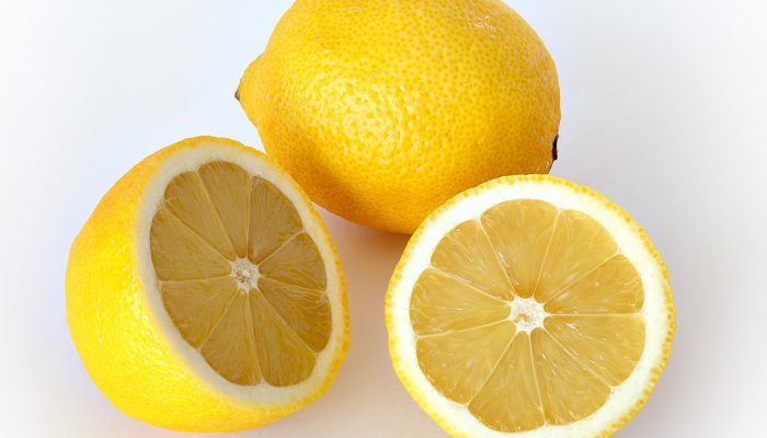 Все о лимоне для лица: лучшие рецепты, польза и вред, а также советы косметологов