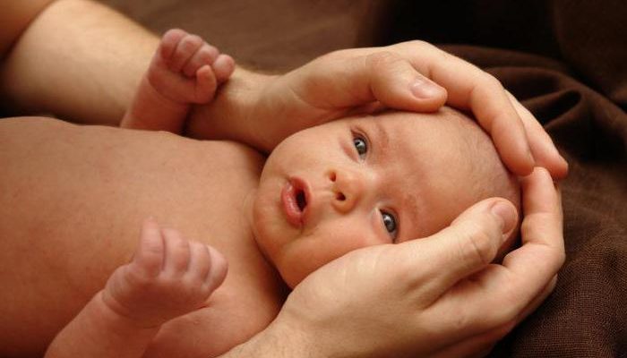 Атерома у новорожденного на голове и мошонке