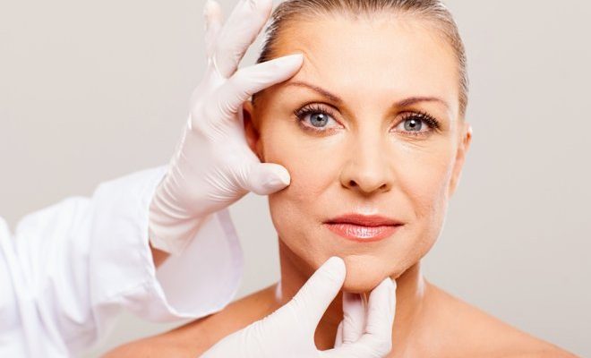 Возможно ли омоложение лица после 50 лет без операции? Косметологические процедуры, уход и массаж для увядающей кожи