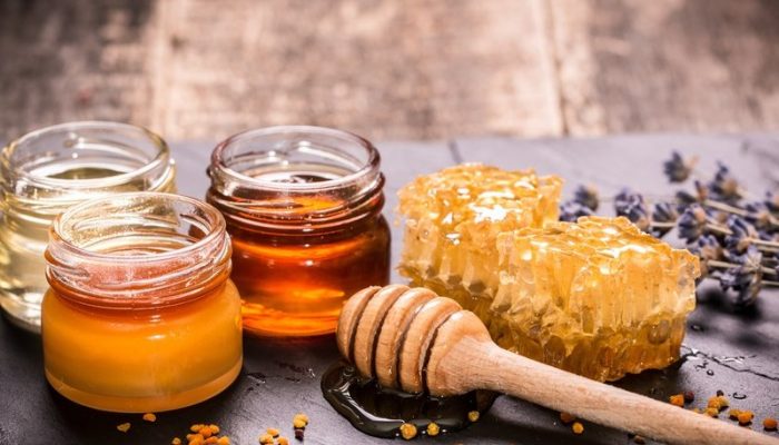 Аллергия на мед: симптомы у взрослых и у детей