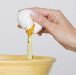 Чем полезно яйцо для кожи?
