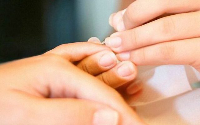 Как легко вытащить занозу? Лучшие способы в домашних условиях
