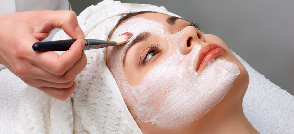 Как увлажнить кожу лица в домашних условиях? Лучшие средства, народные рецепты и процедуры
