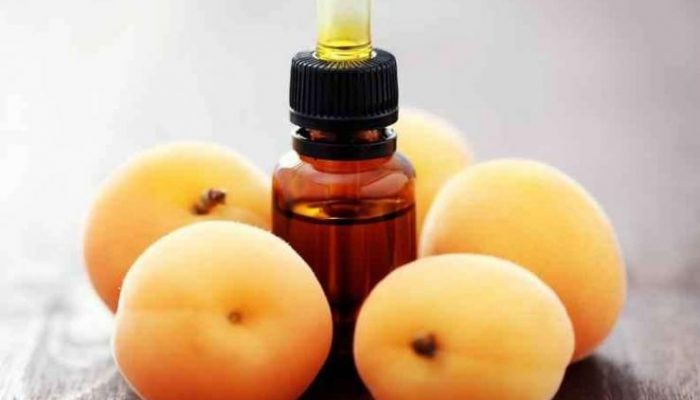 Применение абрикосового масла для лица: как избавиться от прыщей и морщин?
