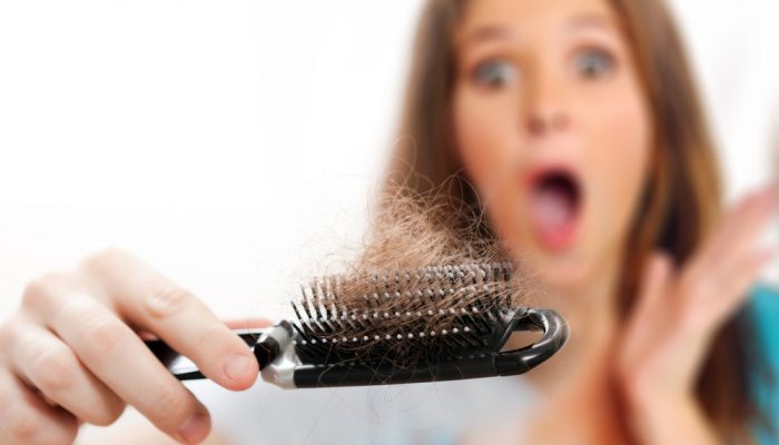 Почему выпадают волосы после родов и что делать? Эффективные рецепты для восстановления шевелюры