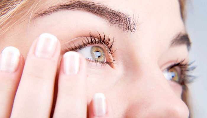 Что означает зуд, покраснение и жжение в глазах? Причины и лечение неприятных симптома